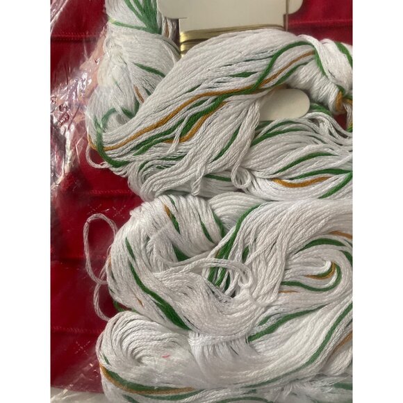 Bucilla Christmas Needlecraft Luncheon Set Kit 1909 "Holiday Ornaments" 8 Pieces - Picture 11 of 12